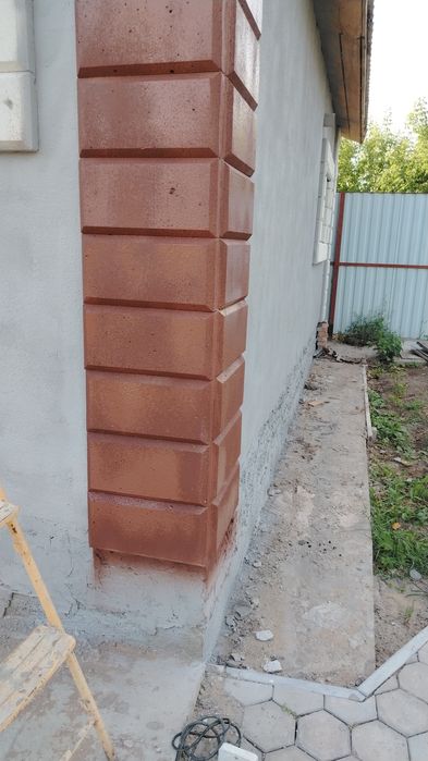 Кладка инси блока стены перигородки