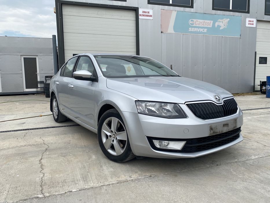 Aripa stanga dreapta skoda octavia 3