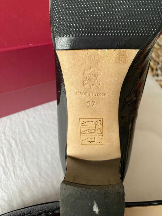 Продам Туфли новые Baldinini