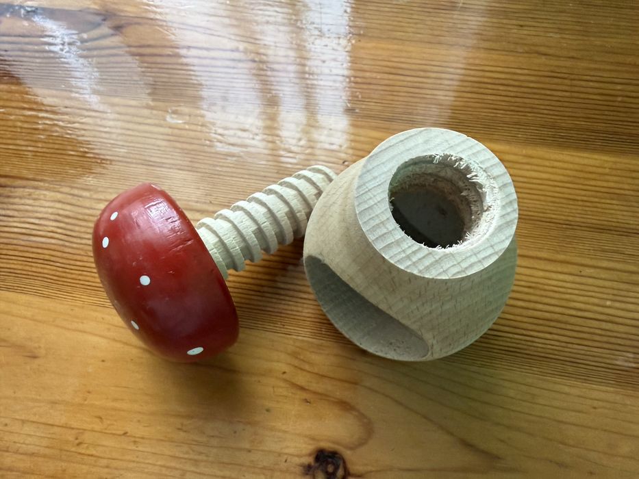 Ръчно изработена дървена орехотрошачка гъба – нова, декорация