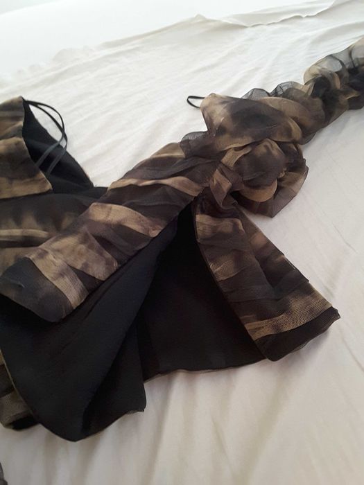 Модерна дамска блуза с дълъг ръкав на Zara