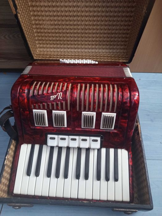Акордеон 40 баса