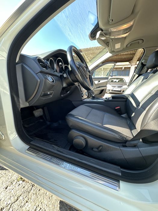 MERCEDES-BENZ C-Class 2011 — imagine 5