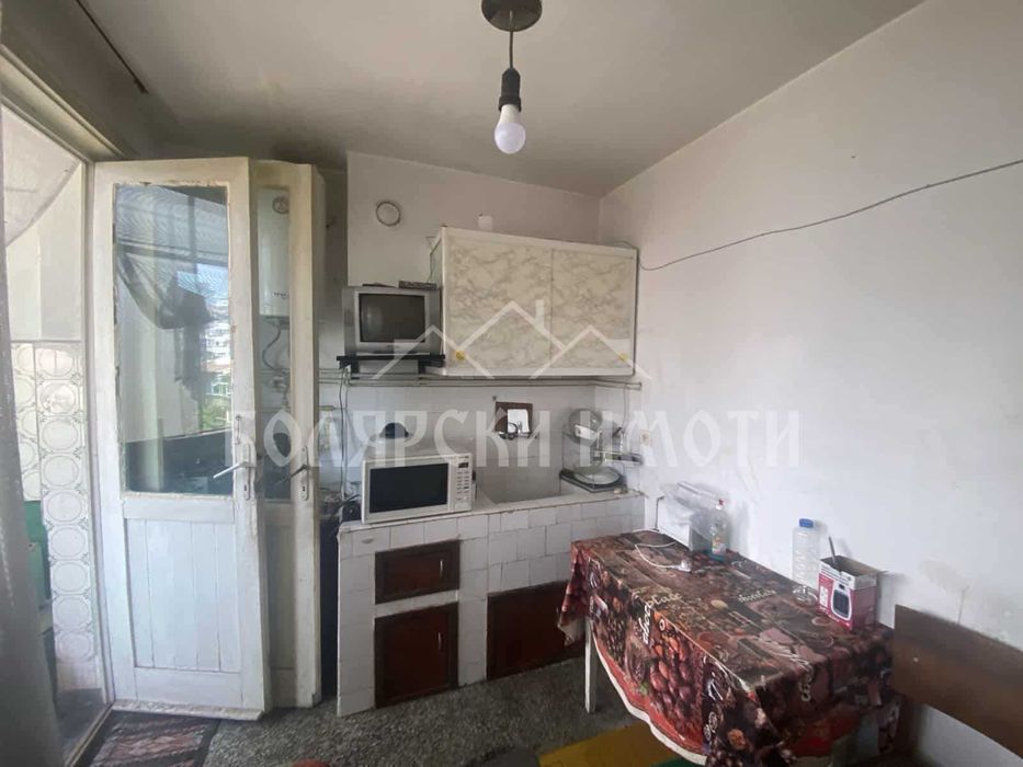 Продава се Двустаен апартамент в Велико Търново, Център - 44 кв.м за 1382 €/кв.м - Снимка #2