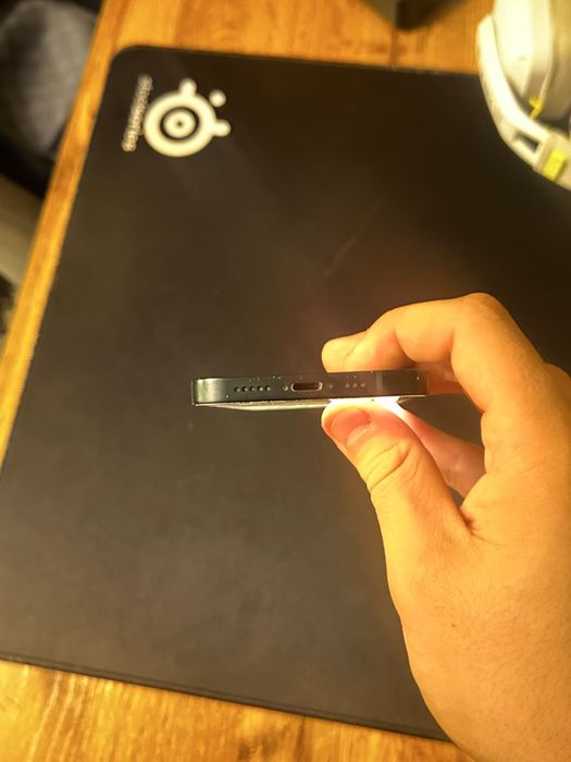 Продам Iphone 14