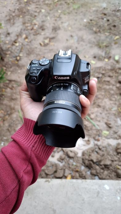 Canon 250D sotiladi