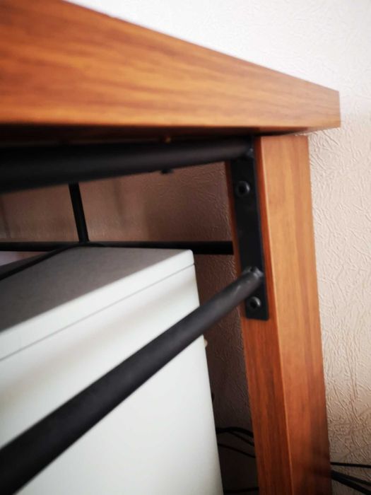 продается обеденный стол