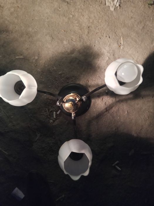 Продам люстру бу