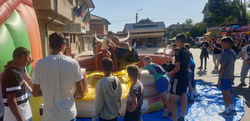 Надуваем атракцион,Надуваеми батути,Каравана за скара бира бърза храна