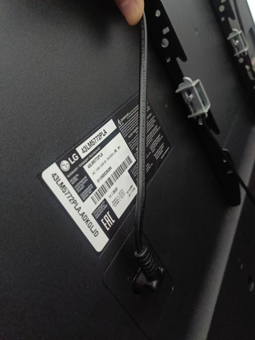 Телевизор LG 43 дюйма смарт