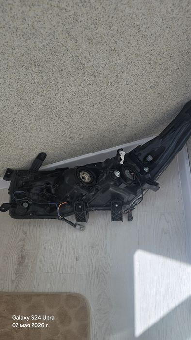 Фара Toyota Corolla E180