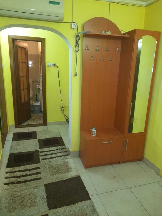 Inchiriez apartament cu 2 camere, zona Panduri