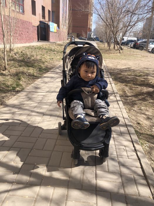 Продам летнюю прогулочную коляску