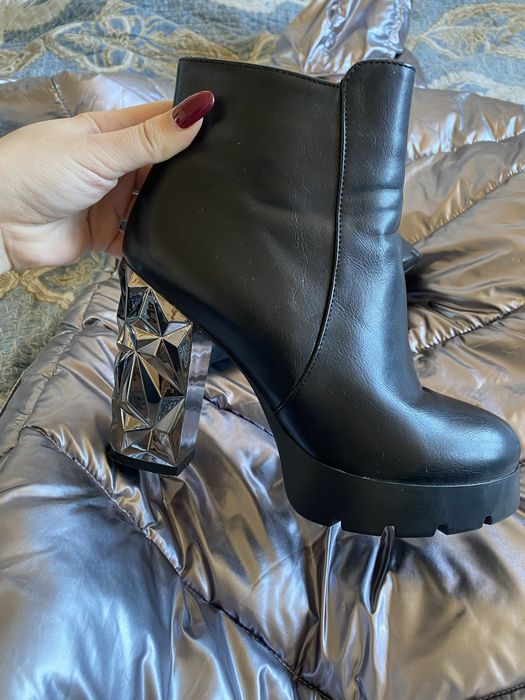 Весенние ботильоны дешево продам