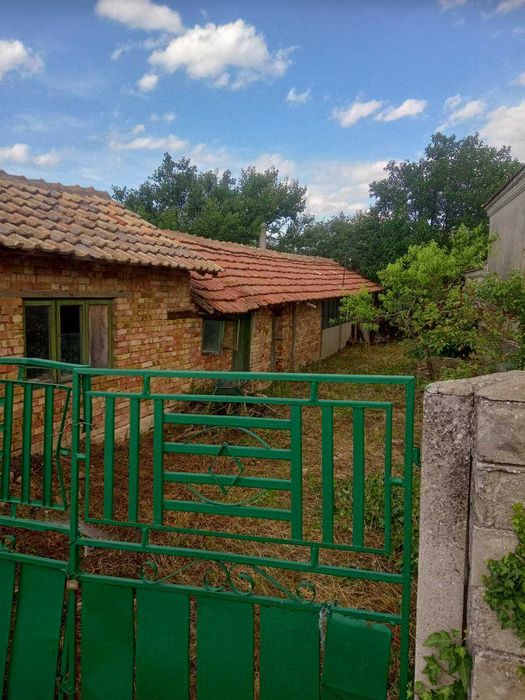 Продавам къща с Белоградец обл. ВАРНА