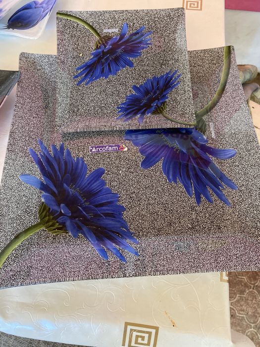 Продам недорого тортницы с блюдцами