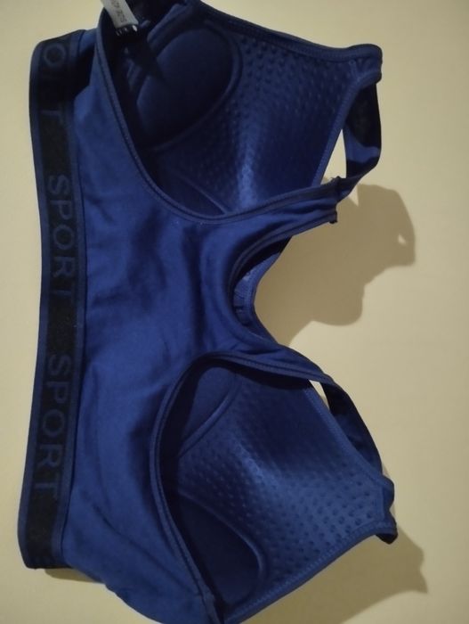 Спортивный бюстгальтер !!!