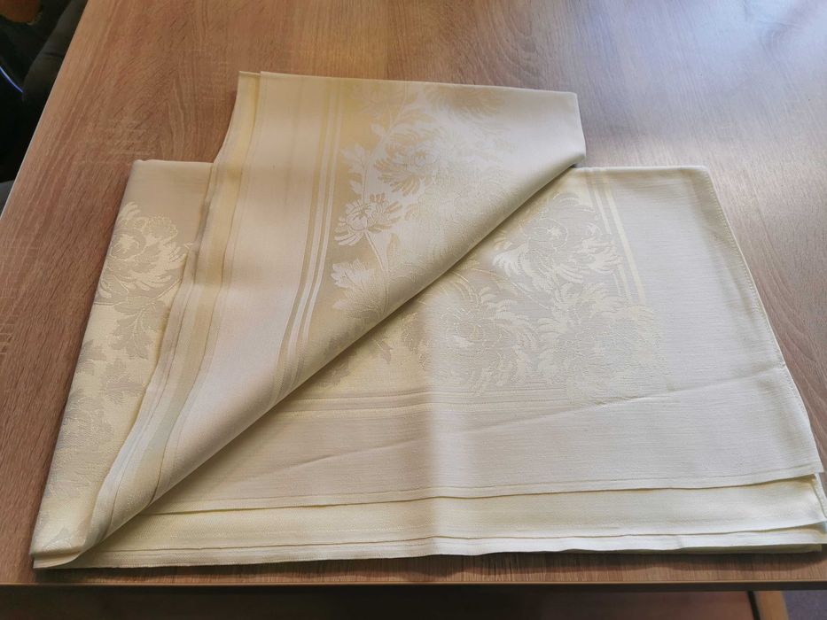 Fata de masa damasc satinat