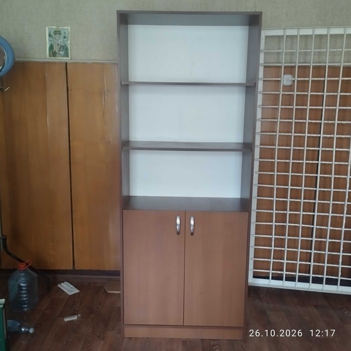 шкаф офисный и оборудование