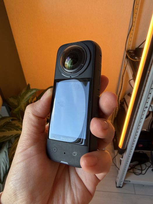 Продаю Insta360 X3
