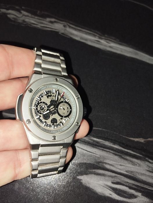 Продаются наручные часы