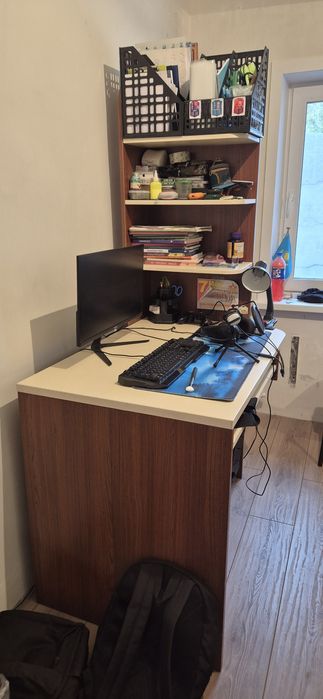 Продам стол компьютерный письменный