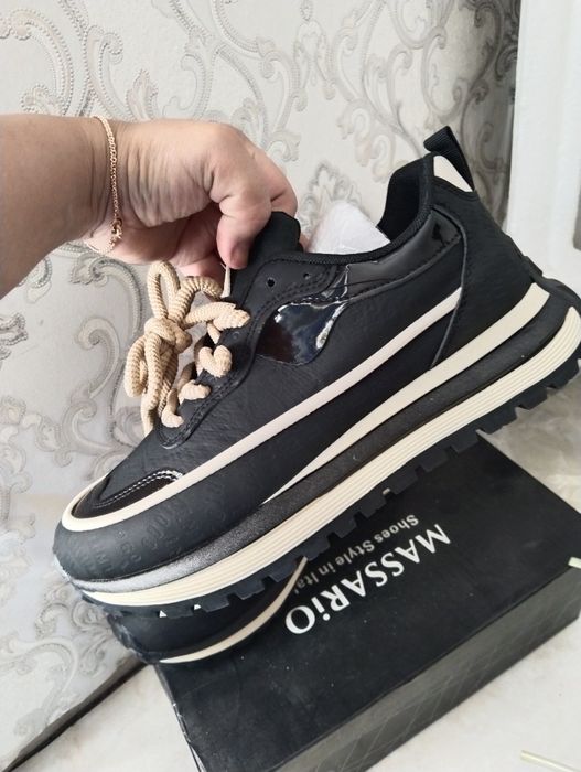 Продам кроссовки