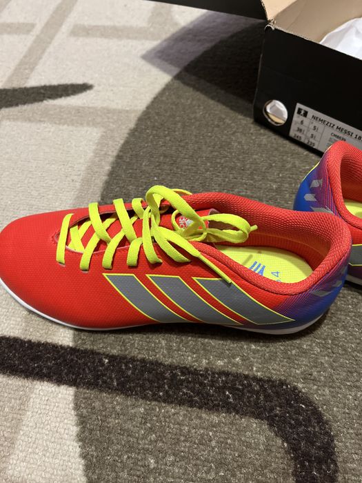 маратонки adidas за футбол