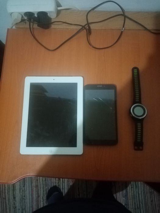 Lichidare bibliotecă + Gadgeturi: Harry Potter, iPad, Ceas Smart  etc
