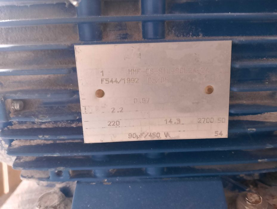 vand moara de macinat porumbul