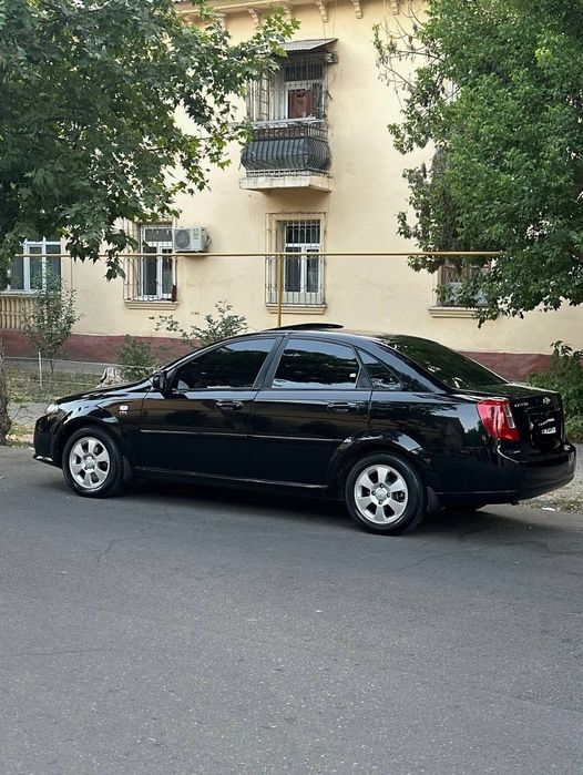 Жентра. gentra автомашина