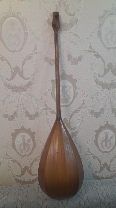 Домбыра сатамын!