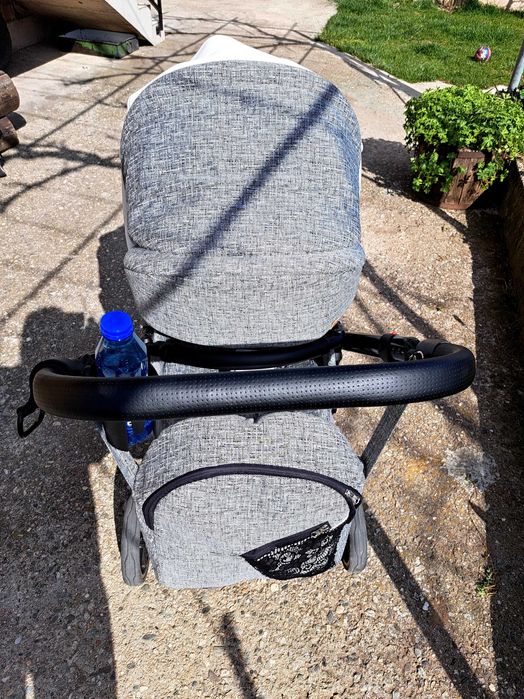 Количка за бебе.