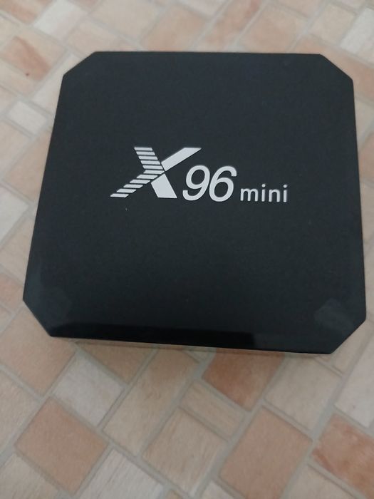 Продам телевизор и смарт тв приставку