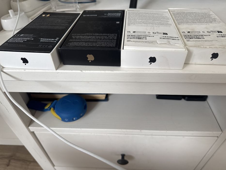 Vand cutii originale de iphone