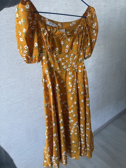 Продам новое платье летнее