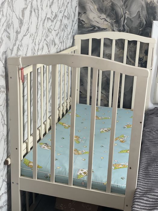 Продам детскую кроватку за 5000