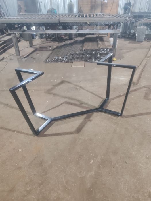 Стол каркас продам по 5000  10шт