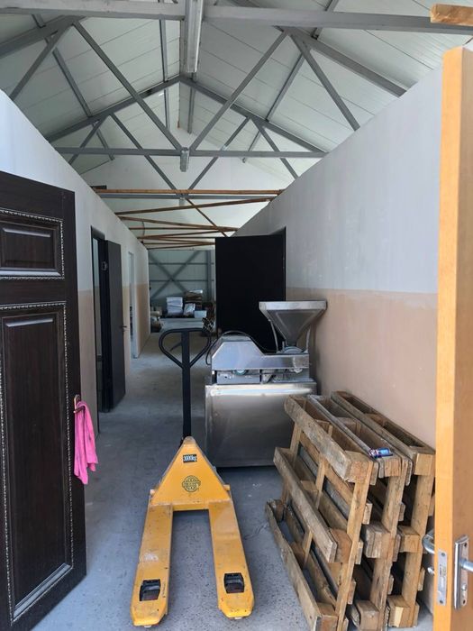 Продам пром. базу в Есике