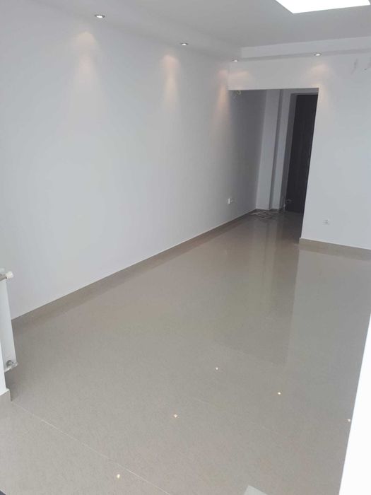 Închiriez spațiu comercial Calea Moldovei