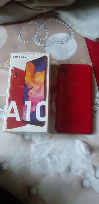 Samsung A 10 sotiladi aybi yuq narxi 760000 sum