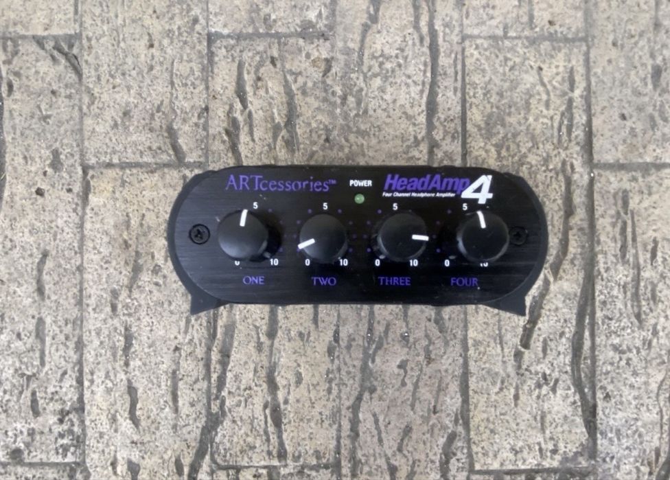 Art / Supreme / Behringer