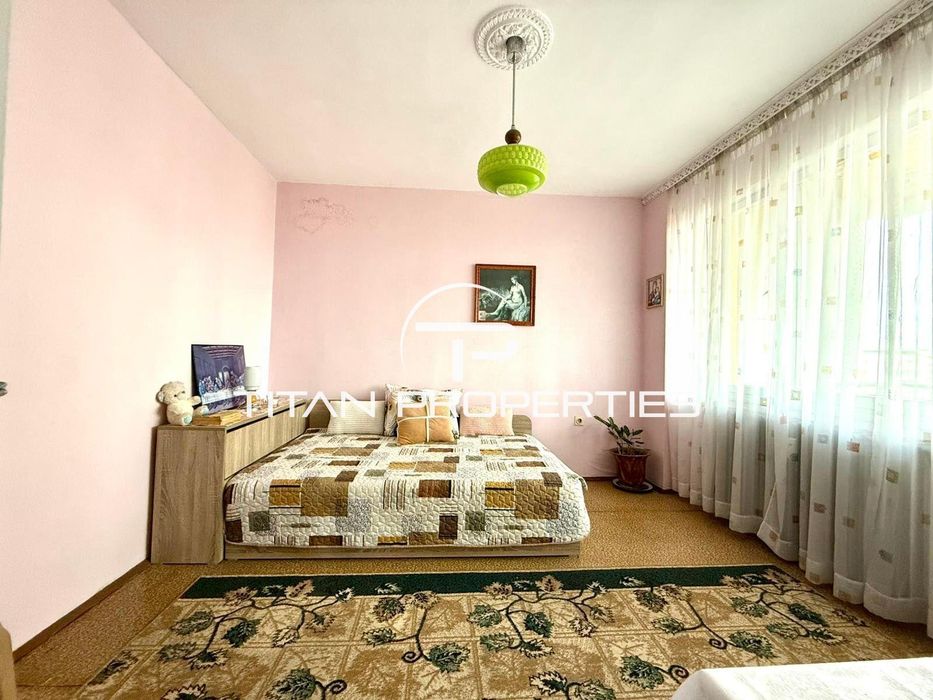 Многостаен апартамент за продажба в кв. Каменица 2