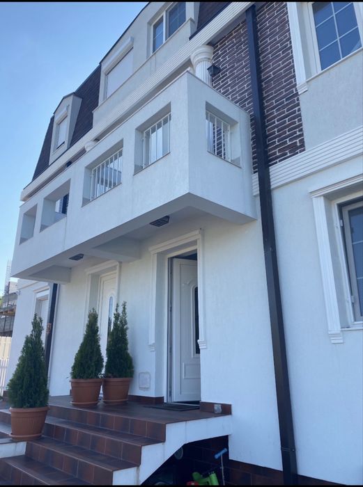 Casă de vânzare în Complexul Rezidențial „London House” – confort, liniște și intimitate.Persoana Privata