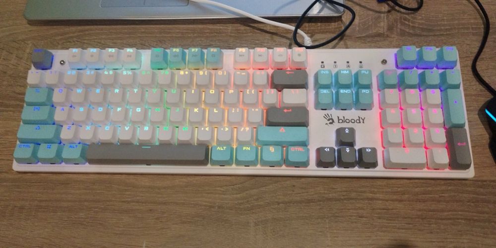 Геймърска клавиатура A4TECH BLOODY