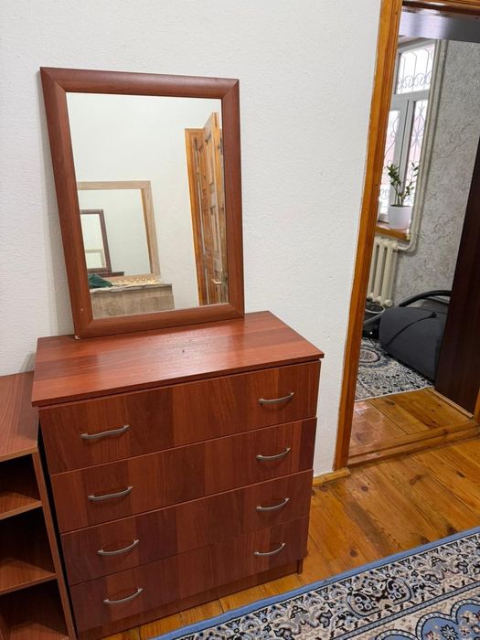 Камод полка с зеркало