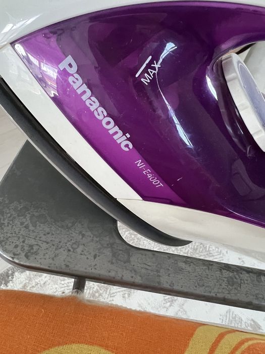 Продаётся утюг с гладильной доской