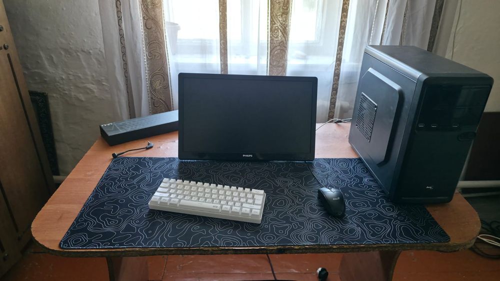 Игравой компьютер + кронштейн
