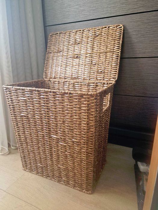 Ръчно изработена имитация на ратанов кош