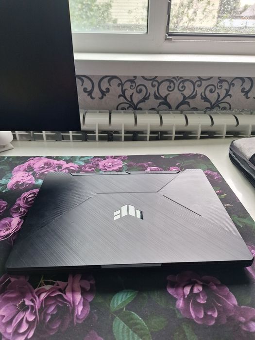 Продаю игровой ноутбук ASUS
